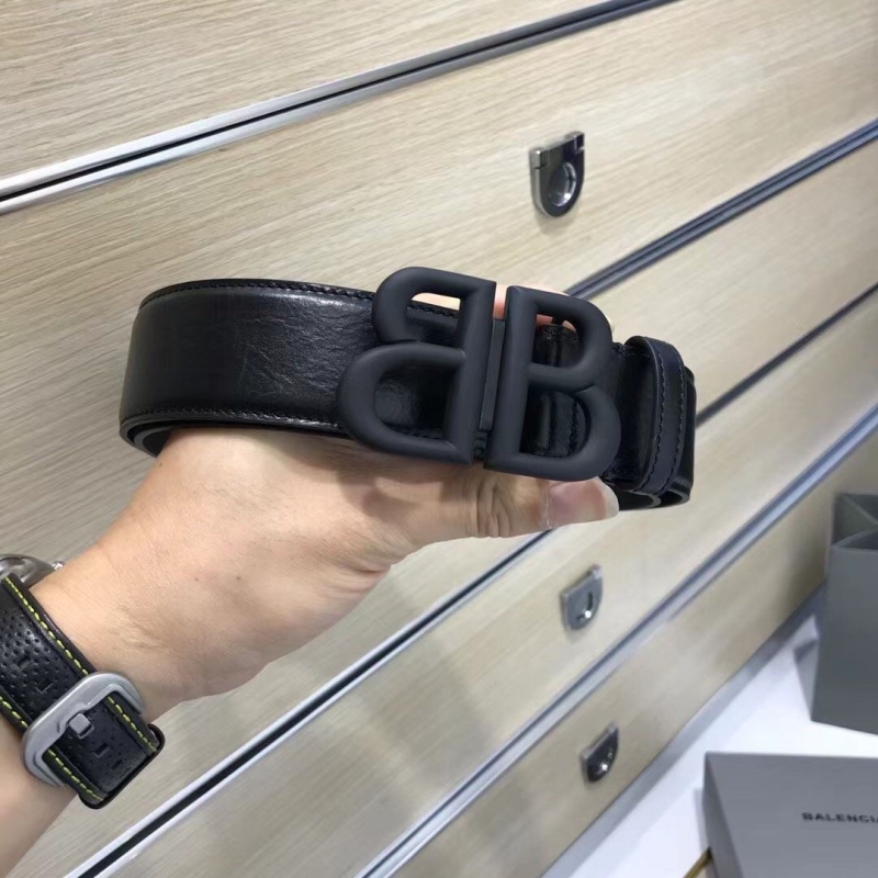 Ba*len*cia*ga belts
